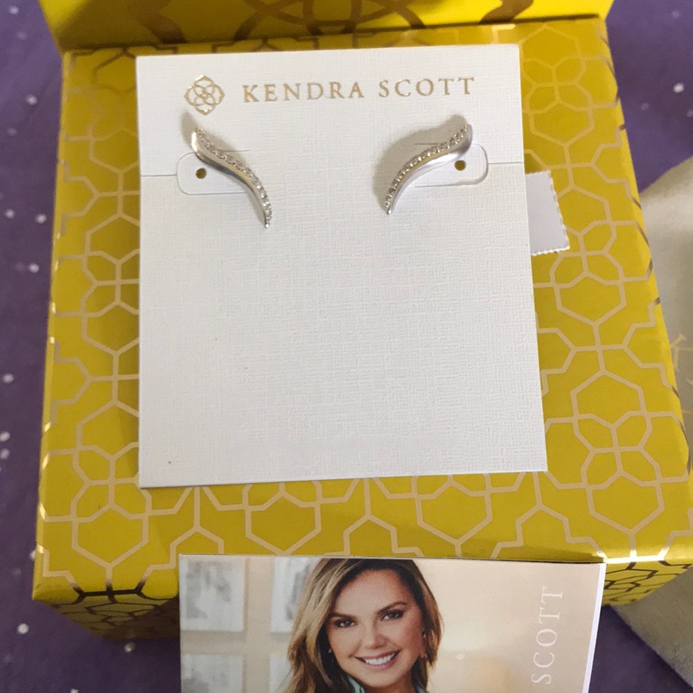 Kendra Scott earrings 😍 NWT